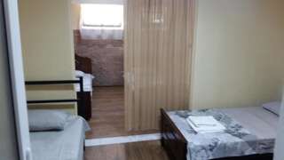 Гостевой дом Guest House Kldiashvili Батуми Cемейный номер с собственной ванной комнатой-2